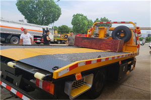 恒山附近拖车电话号码服务